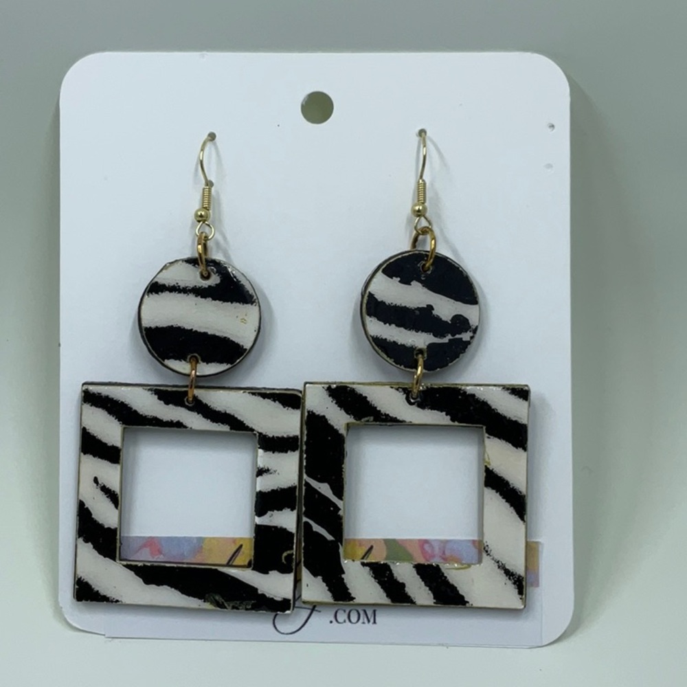 Hand Crafted Black and White Square Zebra Animal Print Statement Earrings - Picture 2 of 9
